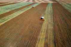 收获时间农业农业行业空中视图结合收割机场