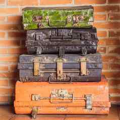 拼贴画复古的旅行手提箱集手提箱棕色（的）黑色的复古的手提箱古董行李古董旅行袋