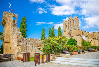 废墟贝拉派斯修道院修道院石头建筑凯里尼亚吉恩区