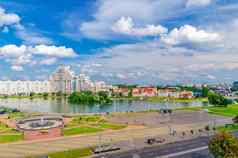 空中全景视图明斯克城市历史中心垂直svislac河路堤