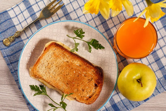 好食物早餐烤面包黄油奶酪玻璃橙色汁