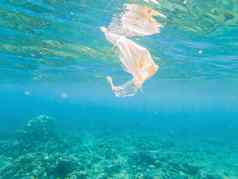塑料海洋污染危机塑料袋杯吸管瓶结束海