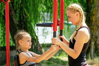 女人女孩火<strong>车模</strong>拟器