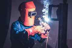 金属焊接钢作品电弧焊接机