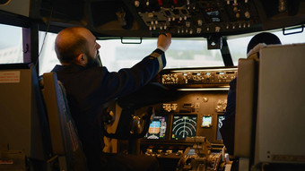 多样化的队长副驾驶员切换权力按钮飞飞机