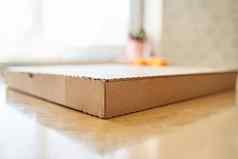 空白棕色（的）纸板披萨纸盒子孤立的表格