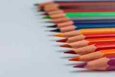 集彩虹颜色木铅笔集合孤立的白色背景