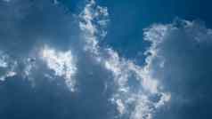 蓝色的天空夏天一天蓝色的天空白色云白色云背景自然天气清晰的天空