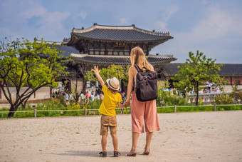 妈妈儿子游客<strong>韩</strong>国Gyeongbokgung宫理由首尔南<strong>韩</strong>国旅行<strong>韩</strong>国概念旅行孩子们概念