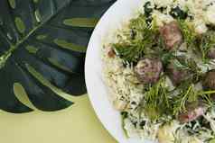 瑞典肉丸莳萝超过芹菜菠菜大米烹饪首页做食物