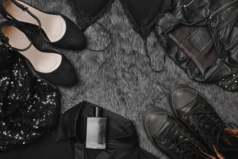 黑色的星期五出售时尚背景衣服平躺鞋子香味内衣电话提供商店概念