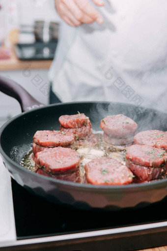 烹饪牛排煎锅烹饪牛肉烹饪主类手老板烹饪奴才牛排烹饪首页