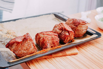 生牛肉肉牛排准备生牛肉切片准备肉烹饪牛排烹饪主类自制的食物烹饪首页