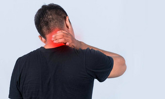 脖子疼痛压力概念关闭男人。脖子疼痛男人。脖子肌肉疼痛男人。脖子疼痛孤立的背景