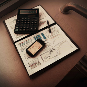文件夹图表金融分析图手机的屏幕计算器笔