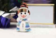 有趣的玩具雪人针织他围巾空白圣诞节后台