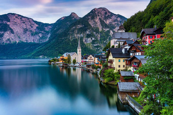 视图著名的哈尔斯塔特山村奥地利阿尔卑斯山脉美丽的光夏天salzkammergut地区哈尔斯塔特奥地利哈尔斯塔特村hallstatter湖奥地利阿尔卑斯山脉