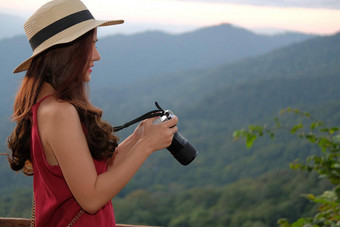 女人照片旅行者旅游旅行假期假期旅程旅行概念