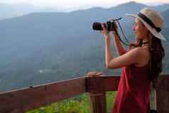 女人照片旅行者旅游旅行假期假期旅程旅行概念