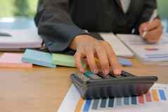 金融顾问计算器计算收入预算会计会计簿记员使计算