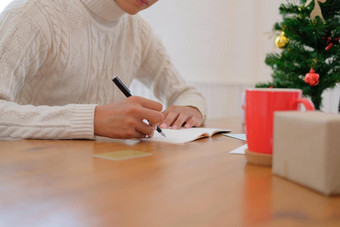 男人。写作请注意笔记本首页圣诞节一年假期庆祝活动