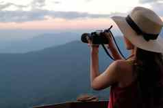 女人照片旅行者旅游旅行假期假期旅程旅行概念