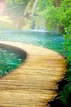 木人行道可爱的湖