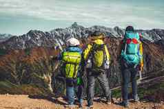 徒步旅行者徒步旅行活动山日本