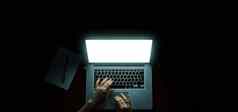开销黑客罩工作移动PC移动电话打字文本暗室俄罗斯黑客黑客服务器黑暗