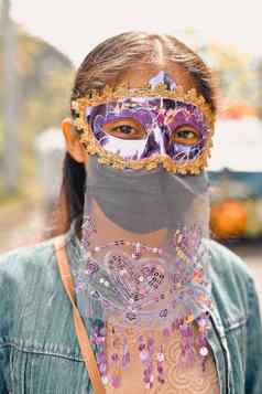 尼加拉瓜女孩面具参与文化狂欢节