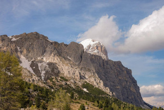 托法纳白云石山脉覆盖雪春天白云石景观阿尔卑斯山脉美丽的山风景