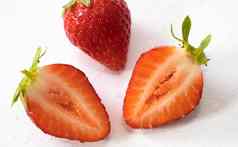 草莓水果草莓叶孤立的白色背景