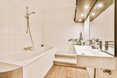 室内现代浴室浴缸镜子