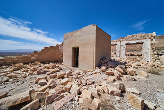 流纹岩鬼小镇被遗弃的结构沙漠