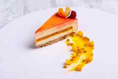 前视图拍摄切片橙色蛋糕白色表面