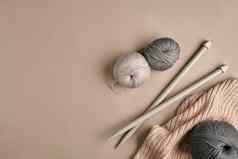 针织灰色的纱毛衣线程针织特写镜头针织爱好配件针织