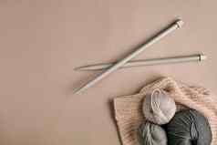 针织灰色的纱毛衣线程针织特写镜头针织爱好配件针织