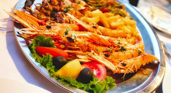 地中海海鲜盘<strong>小龙虾</strong>沙拉