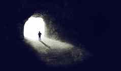 发现光拍摄发现退出黑暗隧道