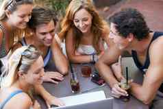 集团青少年享受饮料户外餐厅现代技术