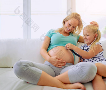 听起来婴儿拍摄女孩听诊器听母亲怀孕了肚子首页