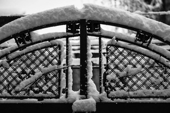 线栅栏<strong>金属网</strong>雪<strong>金属网</strong>冬天覆盖雪