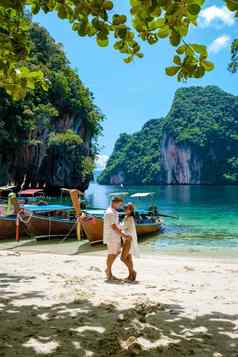 KOH老挝提单KOH在香港甲米泰国美丽的海滩长尾船夫妇欧洲但亚洲女人海滩