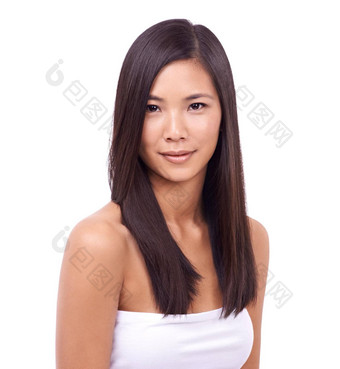 种类<strong>美发</strong>光裁剪拍摄美丽的年轻的东方女人白色背景
