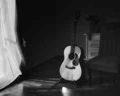 黑色的白色照片声西班牙语吉他站喜怒无常的阴影黑暗房间明亮的光未来窗帘
