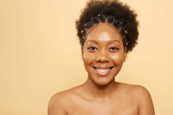 美丽的女人完美的皮肤相机肖像美丽的非洲美国女人新鲜的皮肤皮肤护理保湿