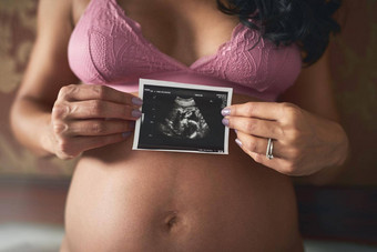 图片婴儿裁剪拍摄认不出来怀孕了女人站卧室首页