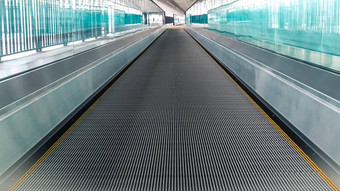 现代人行道自动扶梯移动向前自动扶梯移动落后的国际机场自动扶梯设施支持运输