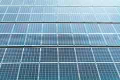 空中前视图太阳能面板权力植物可再生能源概念详细的特写镜头现代大光伏太阳能面板