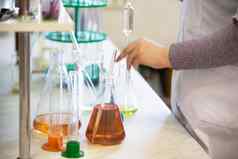 实验室玻璃测试管含酒精的饮料